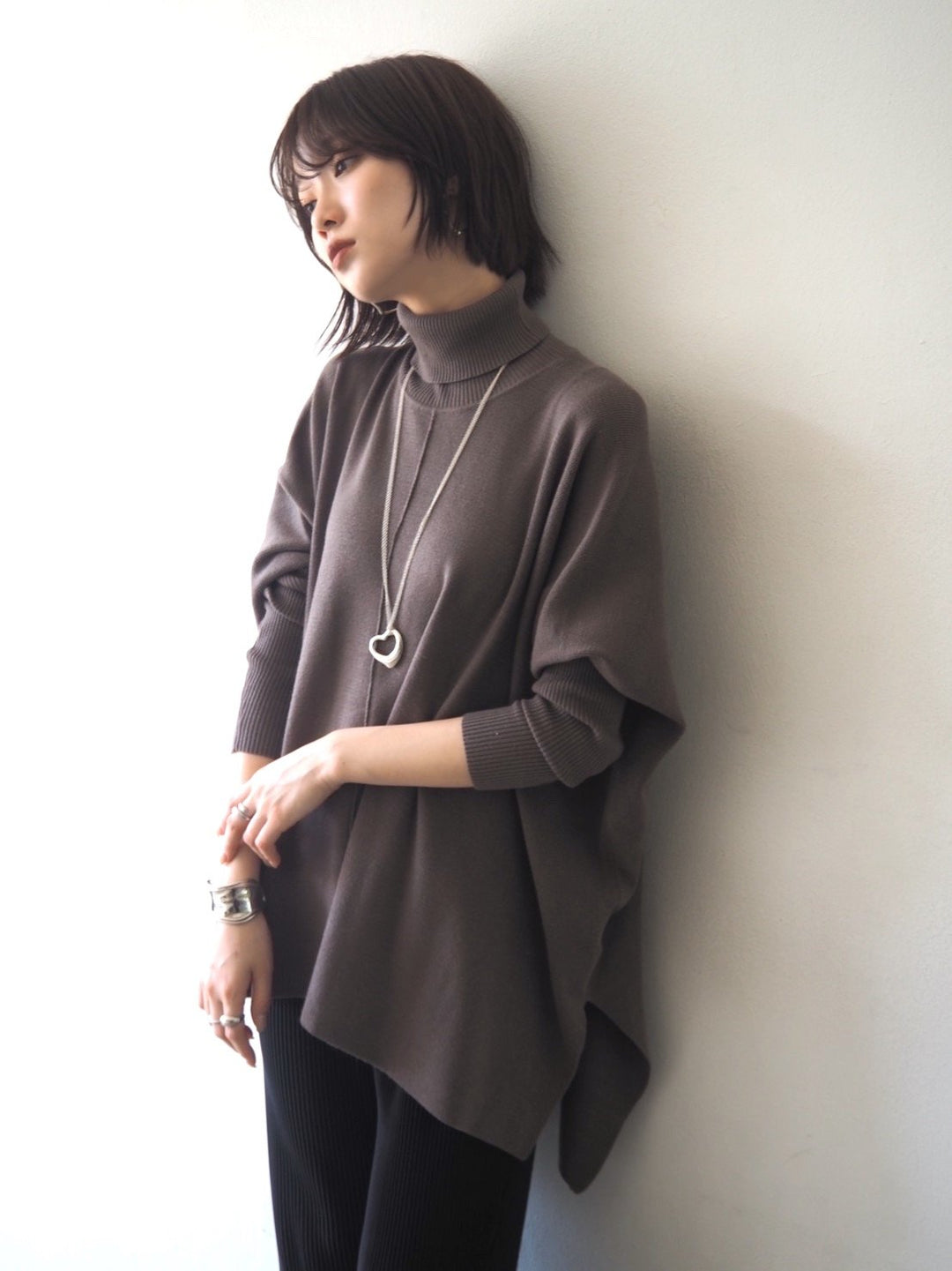 [Pre-order] Long ribbed sleeve dolman knit pullover/mocha [Scheduled for delivery in early December]