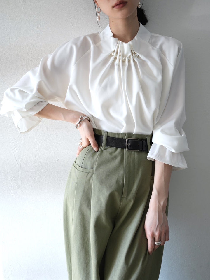 [Ready to ship] Pearl tuck blouse/white