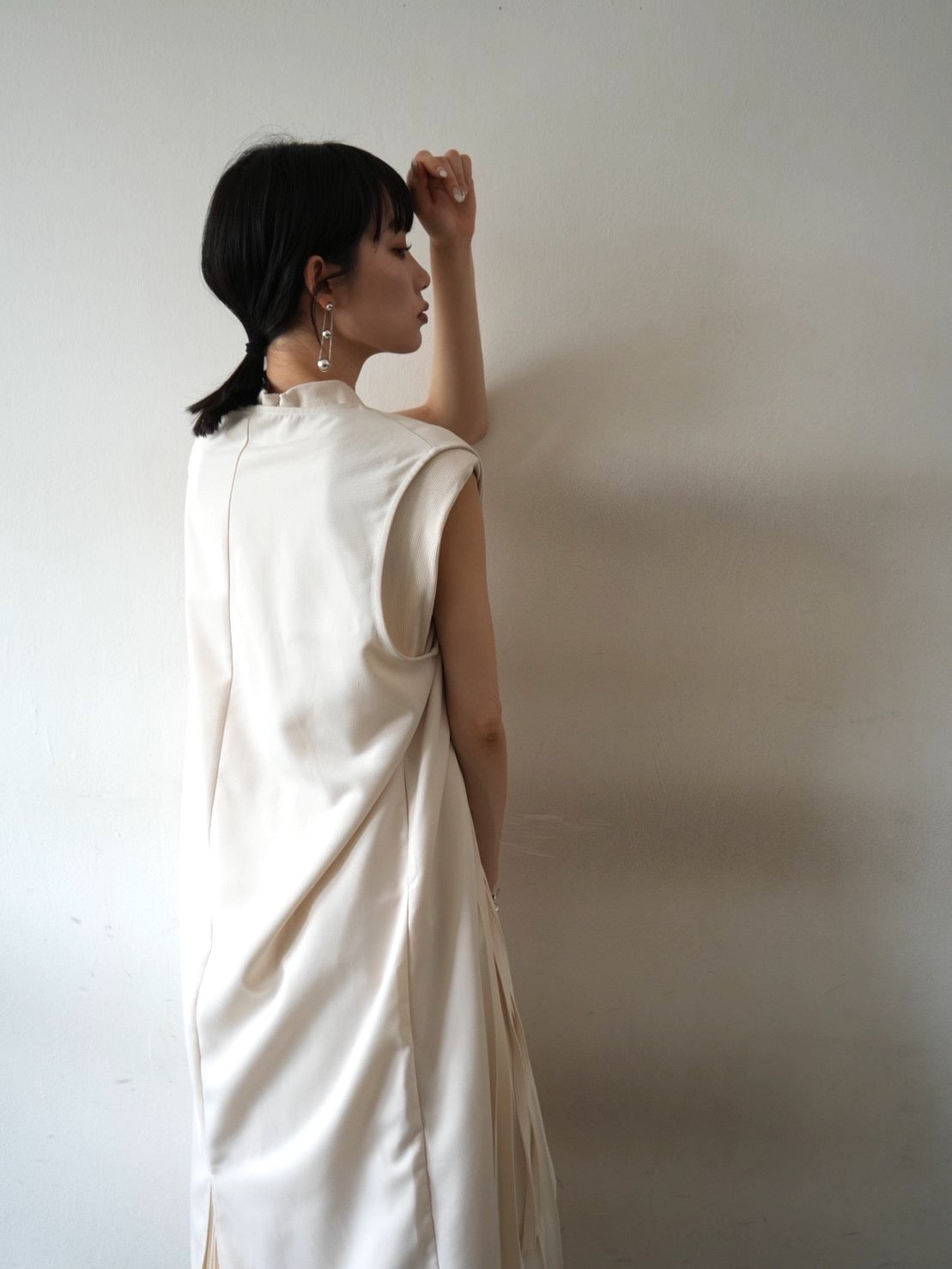 SET]YUKKO COLLABORATION DRAPE NECK PLEATS DRESS+Vネックロングジレ