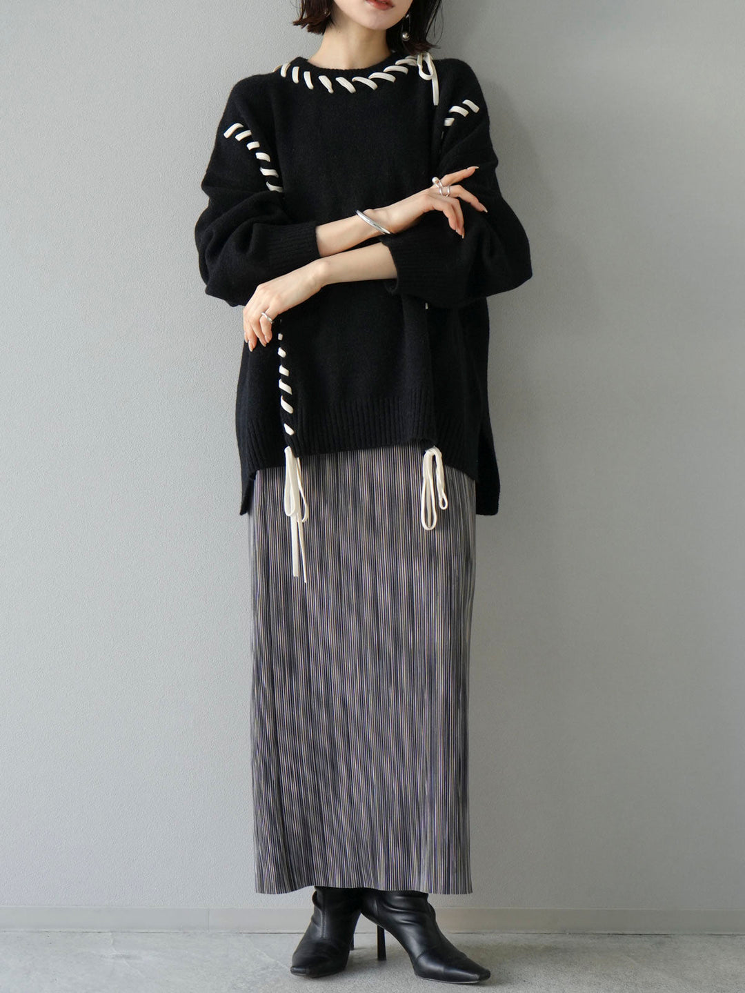 [SET] Hand-stitched color-coordinated over-knit pullover + multi-color I-line pleated skirt (2 sets)