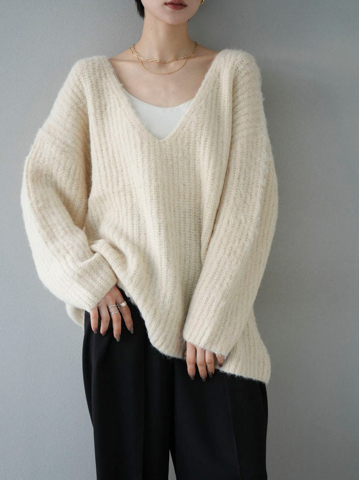 [SET] Angora touch deep V-neck knit pullover + choice of necklace (2 sets)