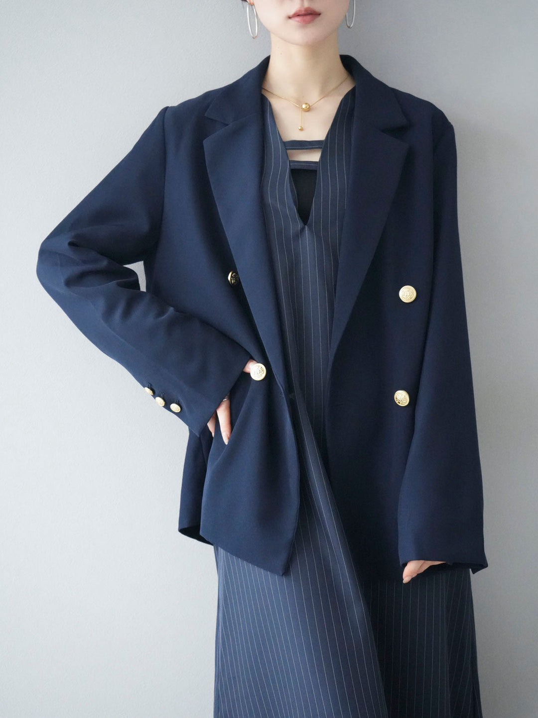 【SET】細條紋V領連身裙+金紐扣雙層夾克（2套）