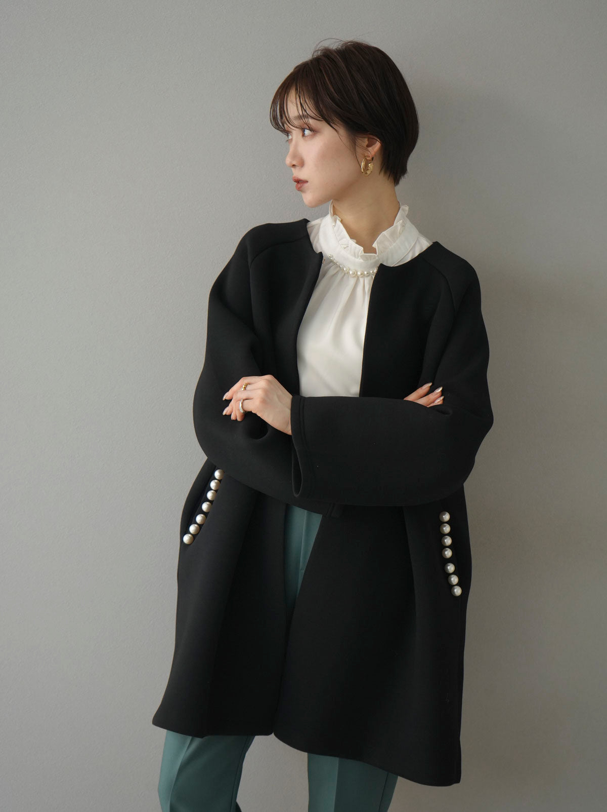 SET]パールデザインポンチジャケット+パールネックフリルブラウス(2set