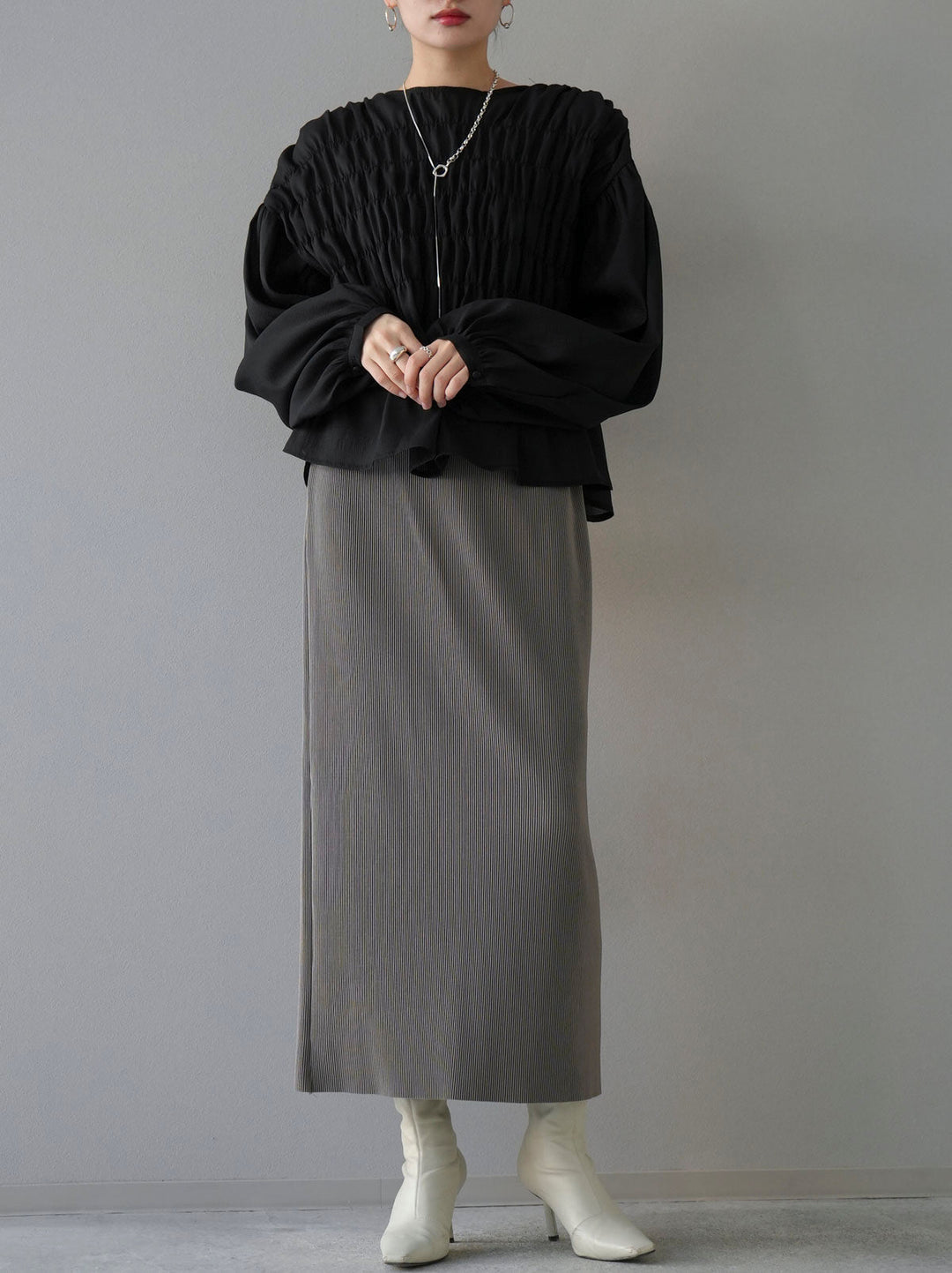 [SET] Shirring washer sheer blouse + I-line pleated skirt (2set)