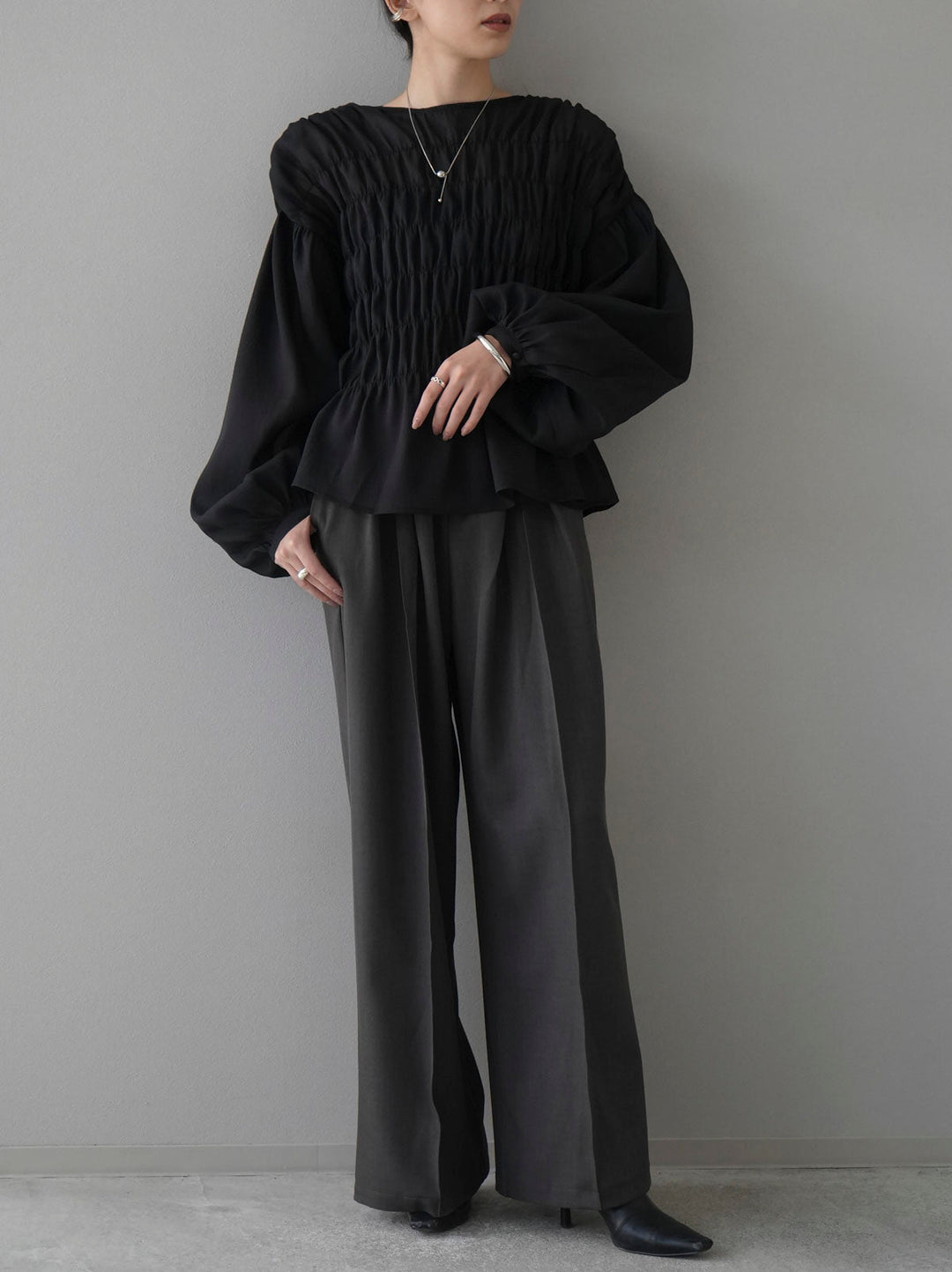 [SET] Shirring washer sheer blouse + design tuck wide pants (2set)