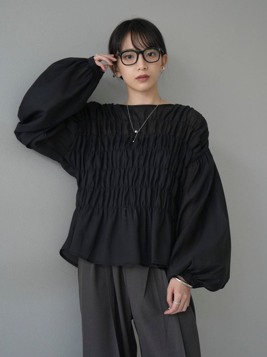 [SET] Shirring washer sheer blouse + design tuck wide pants (2set)