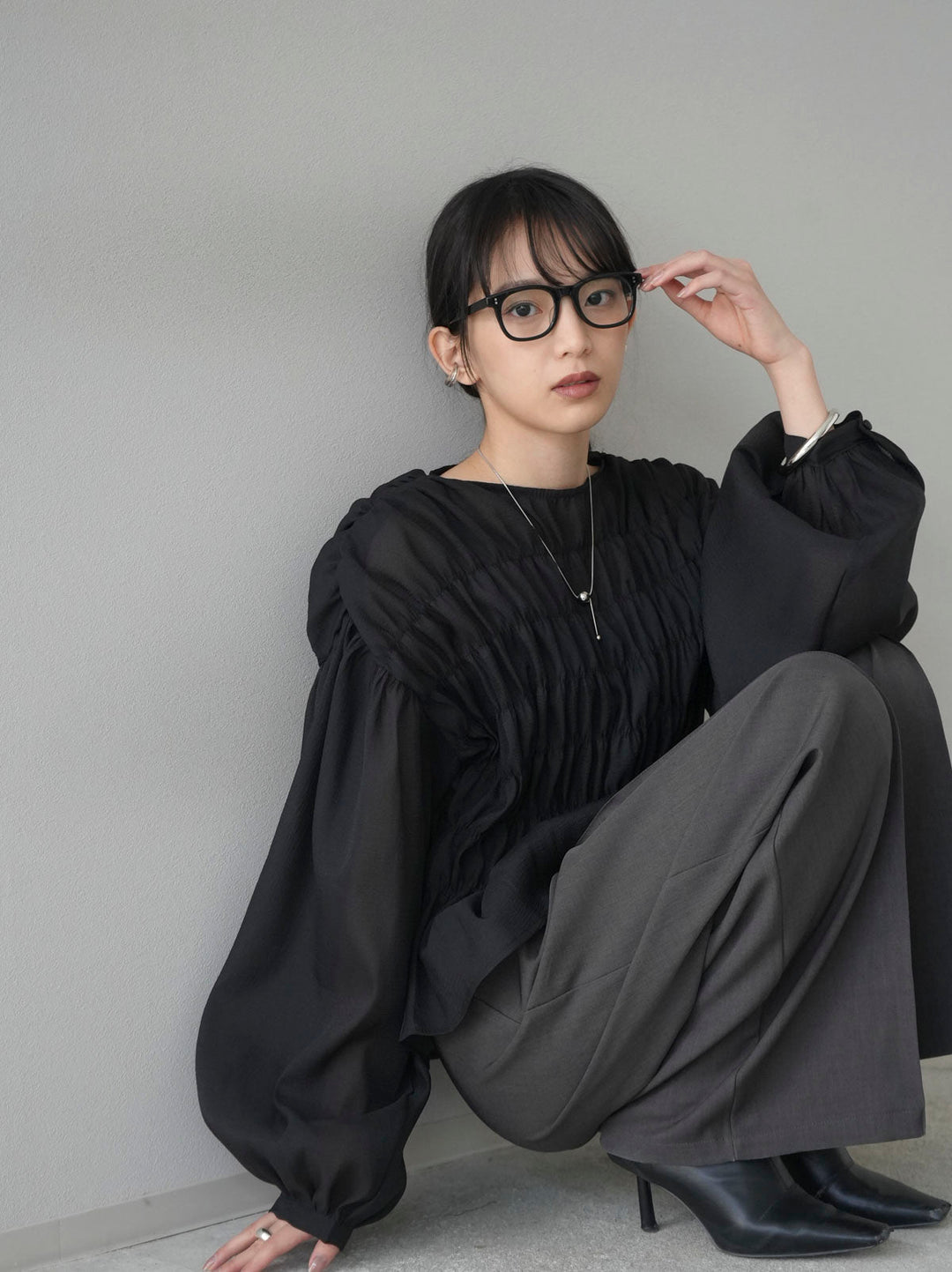 [SET] Shirring washer sheer blouse + design tuck wide pants (2set)