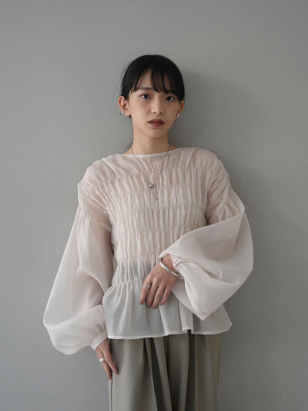 [SET] Shirring washer sheer blouse + design tuck wide pants (2set)