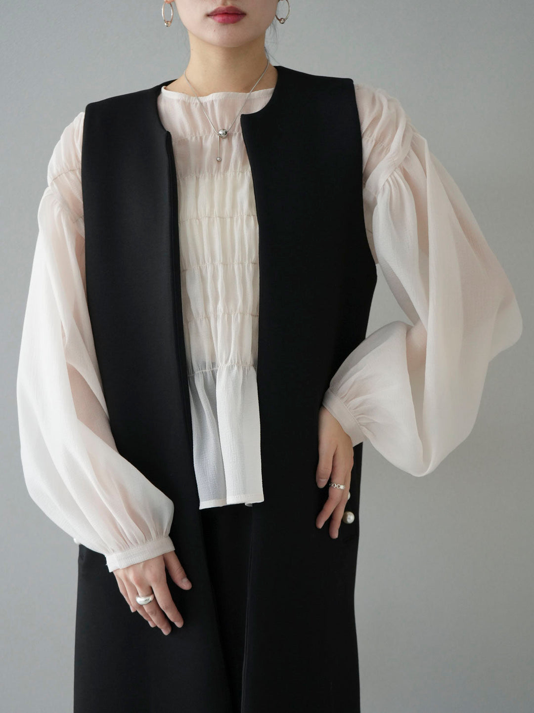 [SET] Shirring washer sheer blouse + pearl design ponte long gilet + easy tapered pants M (3set)