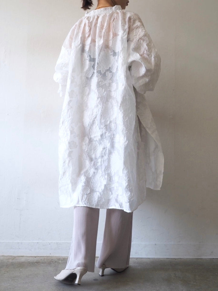 【預訂】糖果袖透明提花長襯衫/白色
